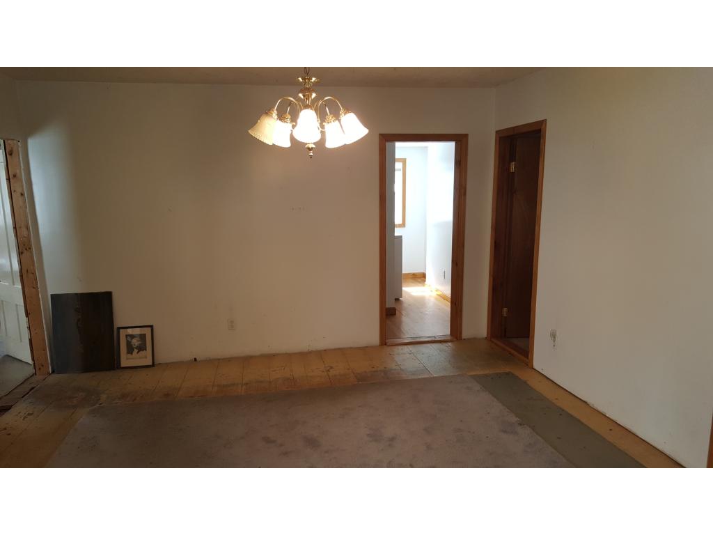 9 Main Street Raymond, NH 03077 - Photo 11 of 17
