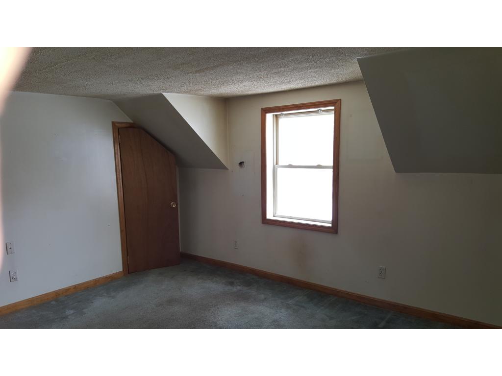 9 Main Street Raymond, NH 03077 - Photo 12 of 17