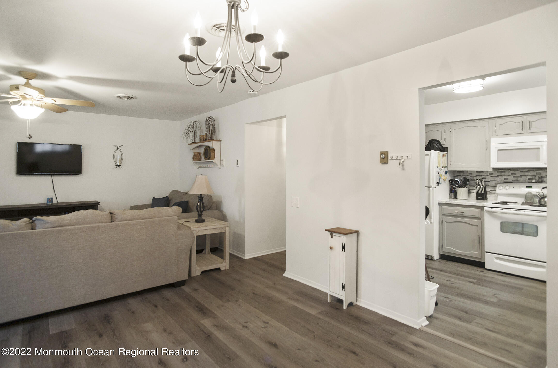 65 B Sunset Road, Unit 60 Whiting, NJ 08759 - Photo 6 of 18 Dining Room
