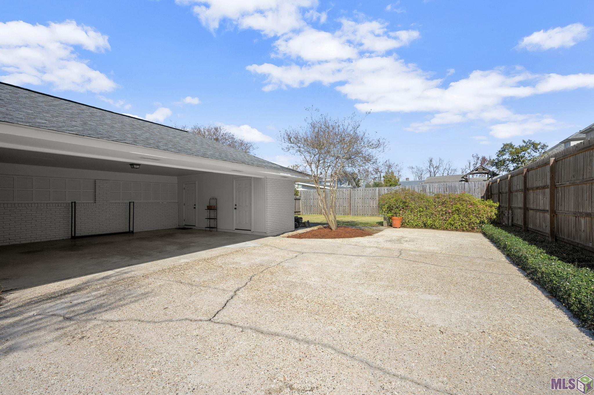 9325 Blueridge Street Baton Rouge, LA 70809 - Photo 6 of 36