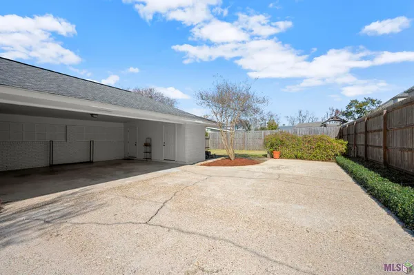 $470,000 | 9325 Blueridge Street, Baton Rouge, LA 70809