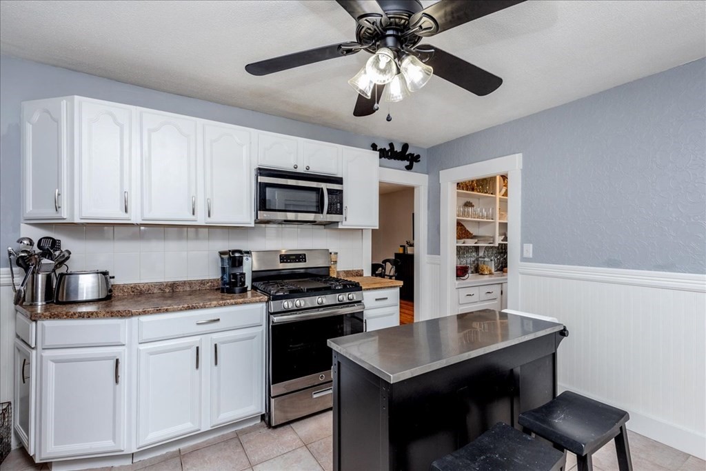 45 West Meadow Road Lowell, MA 01854 - Photo 13 of 32