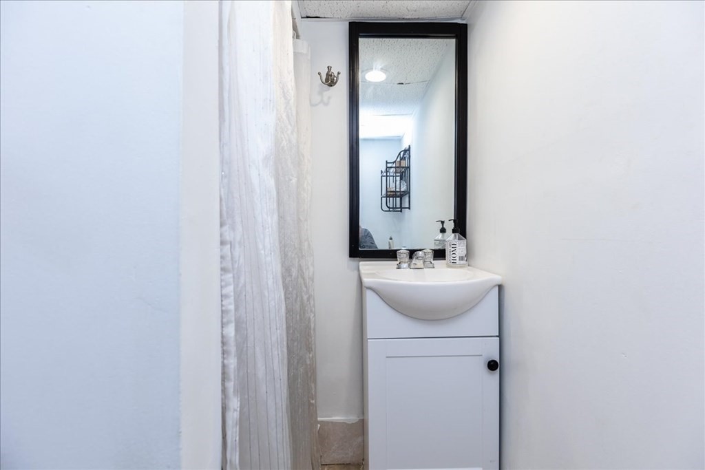 45 West Meadow Road Lowell, MA 01854 - Photo 27 of 32