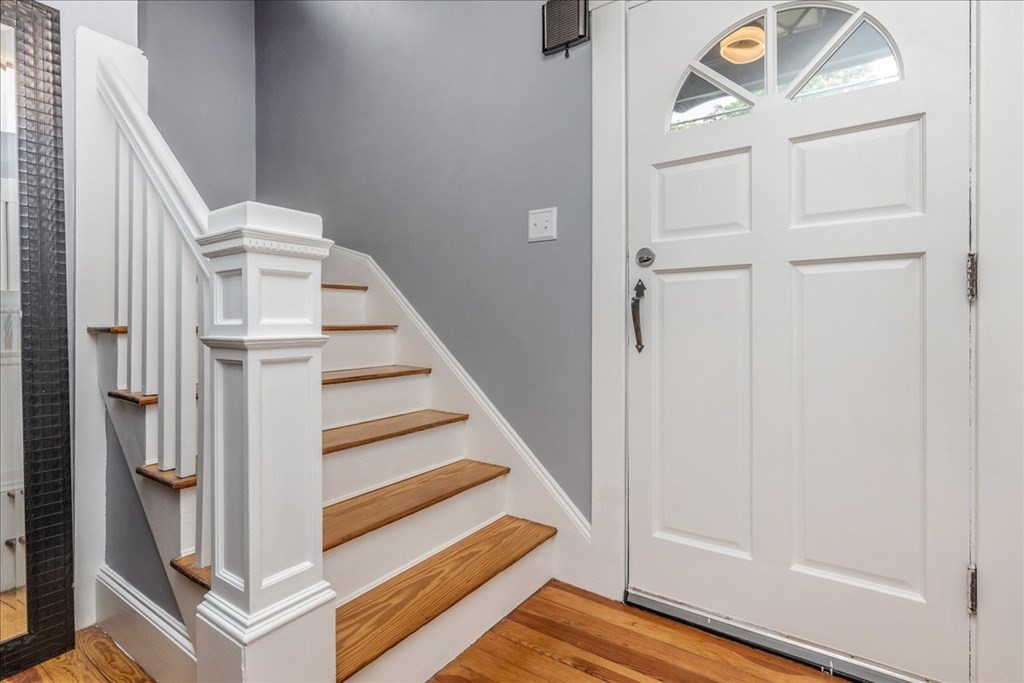 45 West Meadow Road Lowell, MA 01854 - Photo 4 of 32