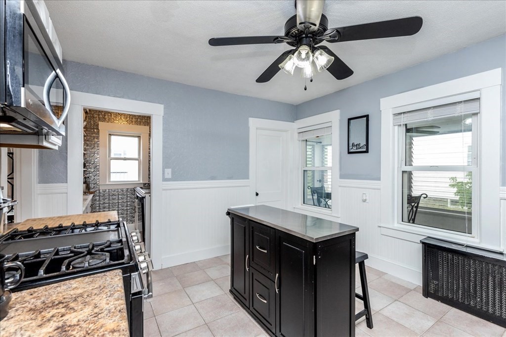 45 West Meadow Road Lowell, MA 01854 - Photo 10 of 32