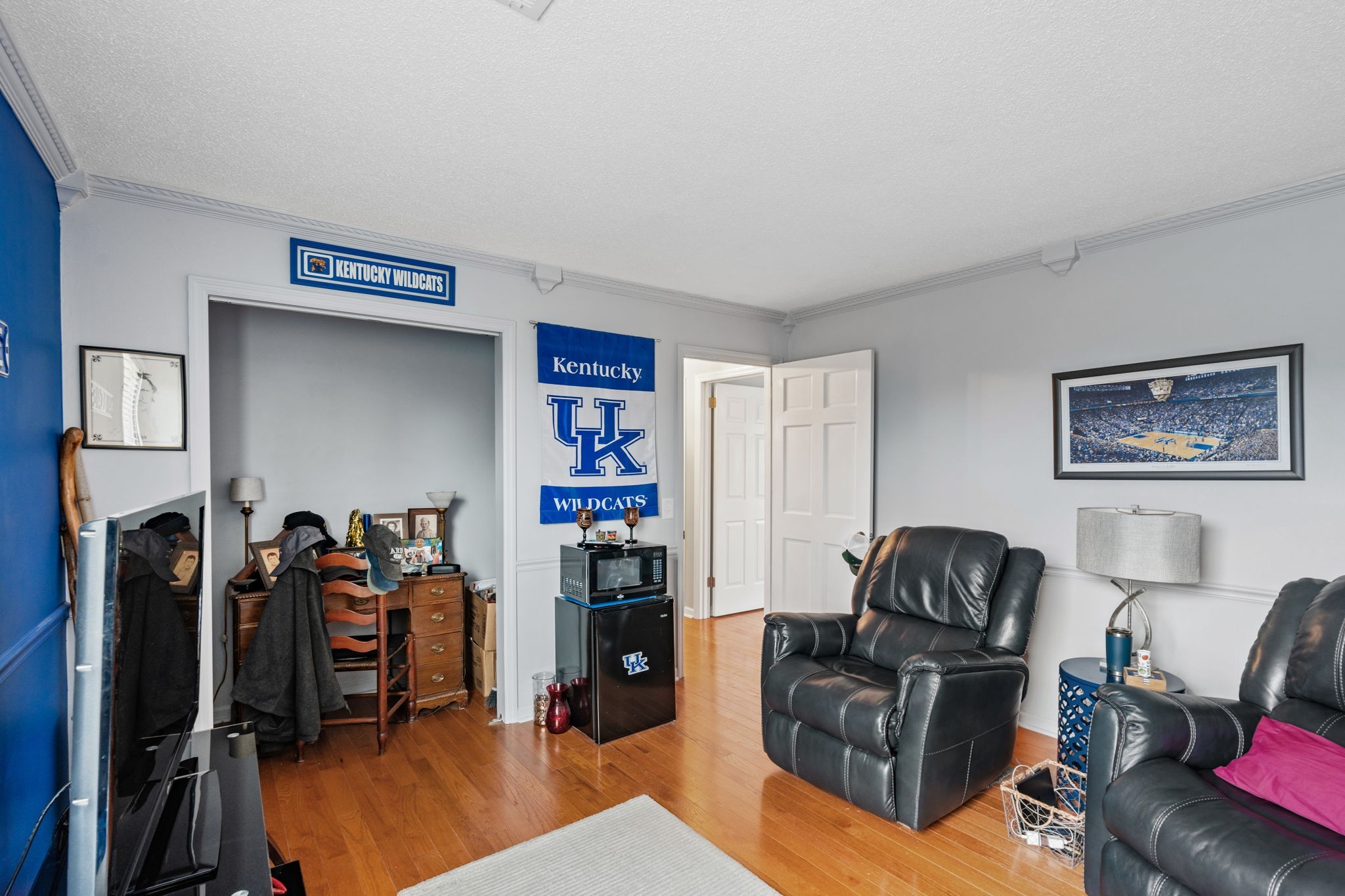 401 Bluegrass Court Lebanon, TN 37090 - Photo 33 of 51 a view of a livingroom with workspace and a couch