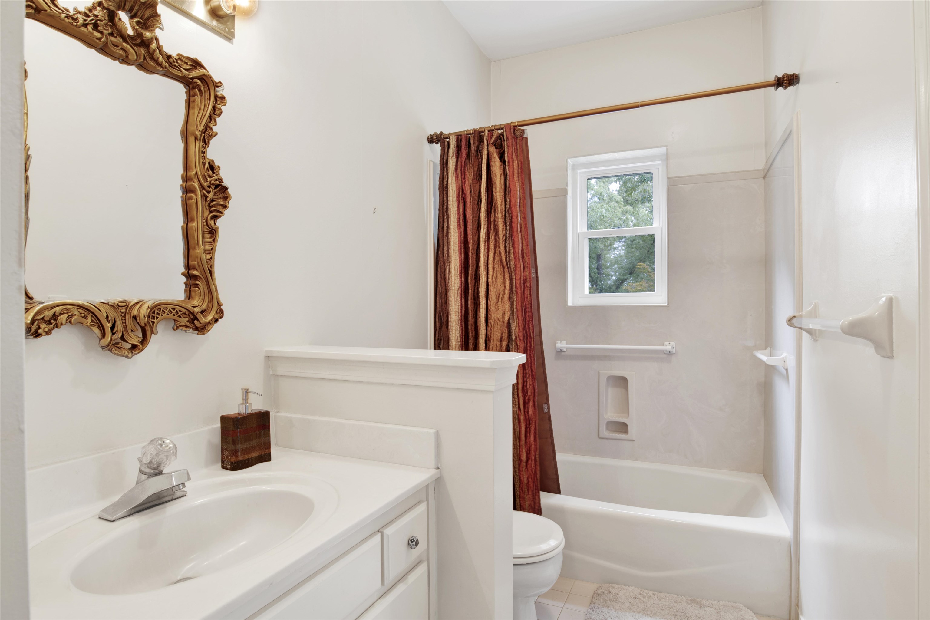 31330 Buzbee Road Daphne, AL 36527 - Photo 26 of 61 Guest Bathroom