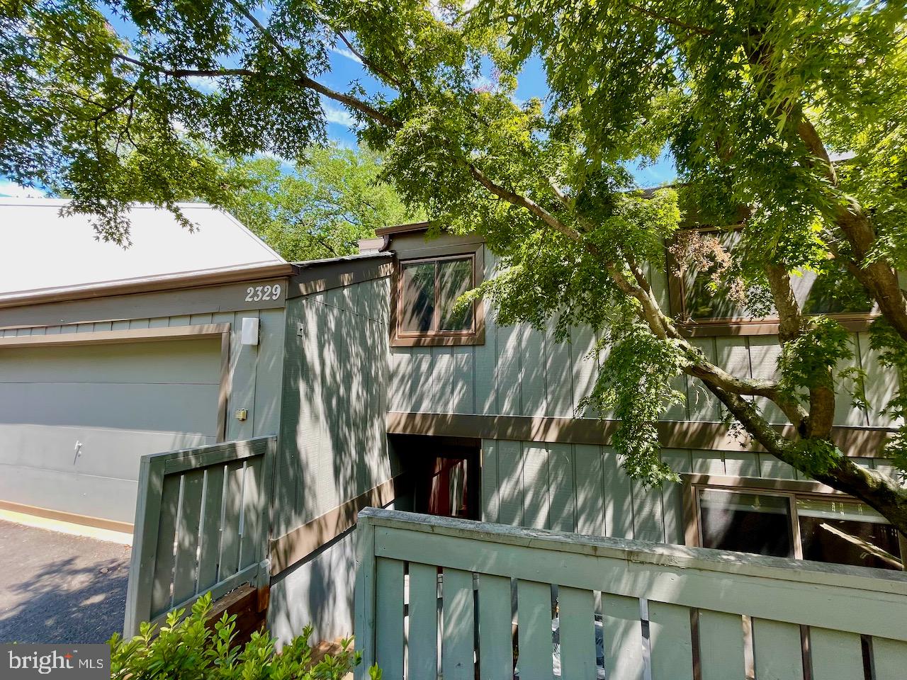 2329 Glade Bank Way Reston, VA 20191 - Photo 2 of 38