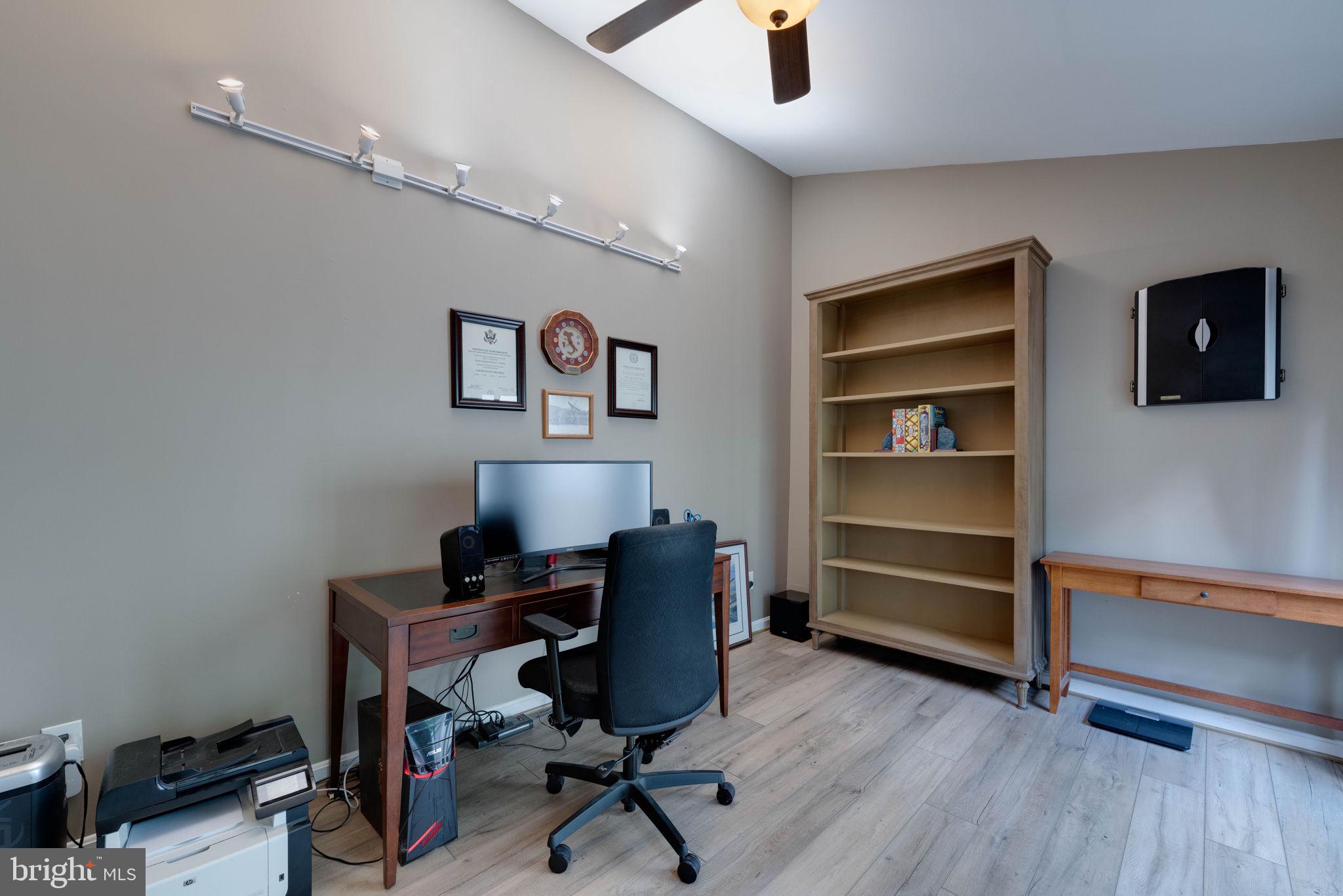 2329 Glade Bank Way Reston, VA 20191 - Photo 15 of 38