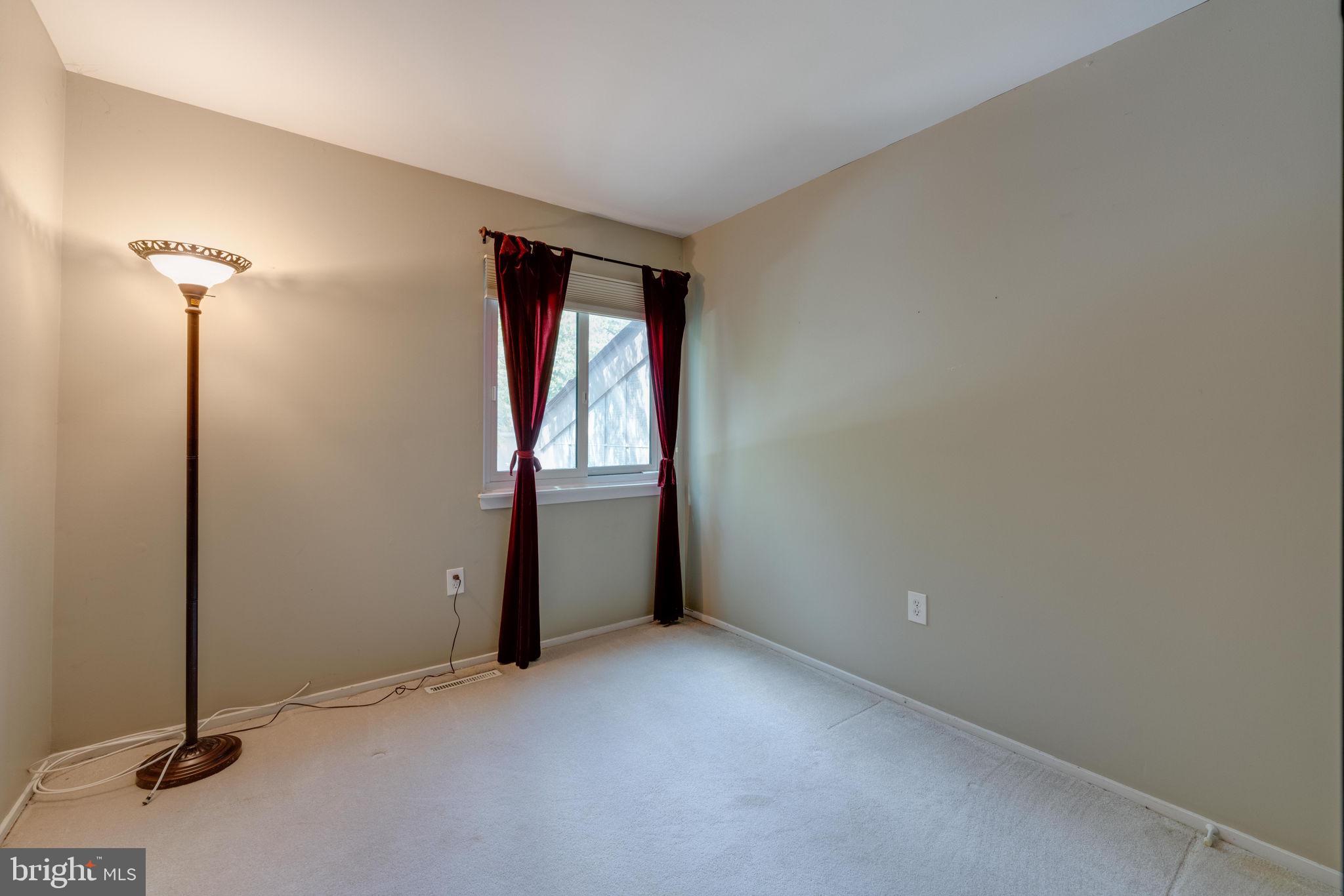 2329 Glade Bank Way Reston, VA 20191 - Photo 24 of 38
