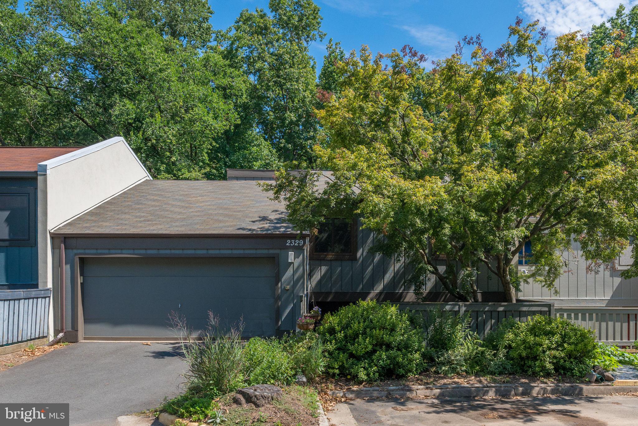2329 Glade Bank Way Reston, VA 20191 - Photo 36 of 38