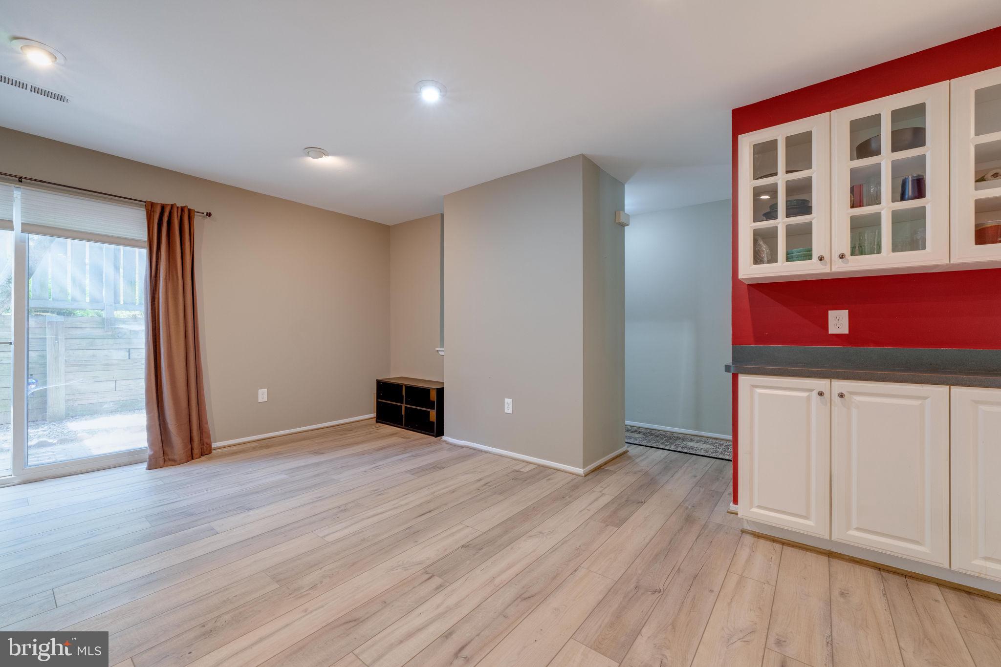 2329 Glade Bank Way Reston, VA 20191 - Photo 5 of 38