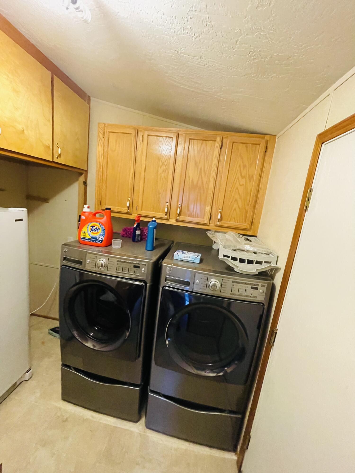555 Freeman Road, Unit 214 Central Point, OR 97502 - Photo 10 of 21 A2AD4C1F-9763-442B-ADAD-3FBB056C1848