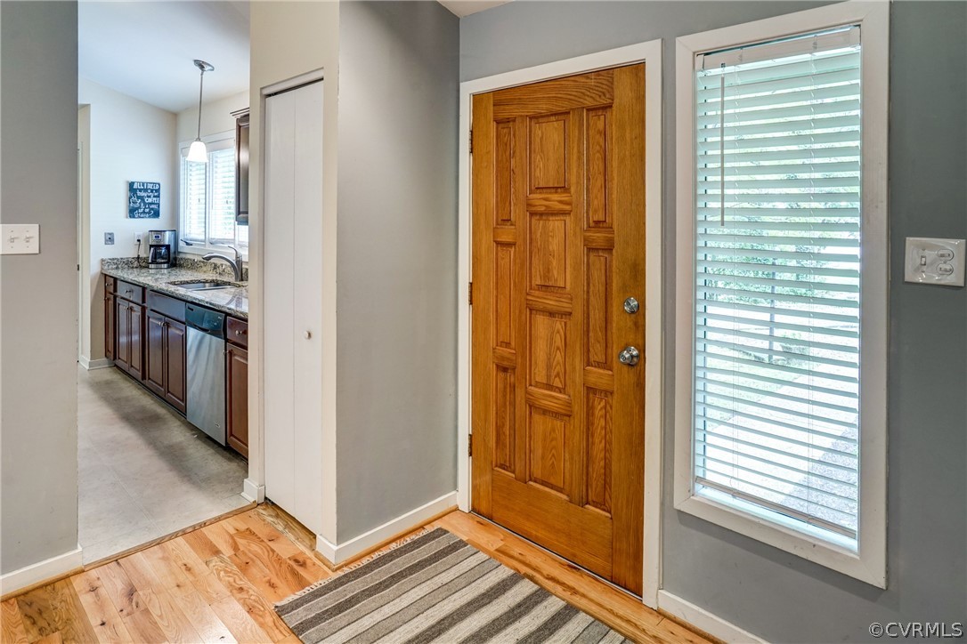 2909 Cove Ridge Trace Midlothian, VA 23112 - Photo 10 of 18 Pretty door