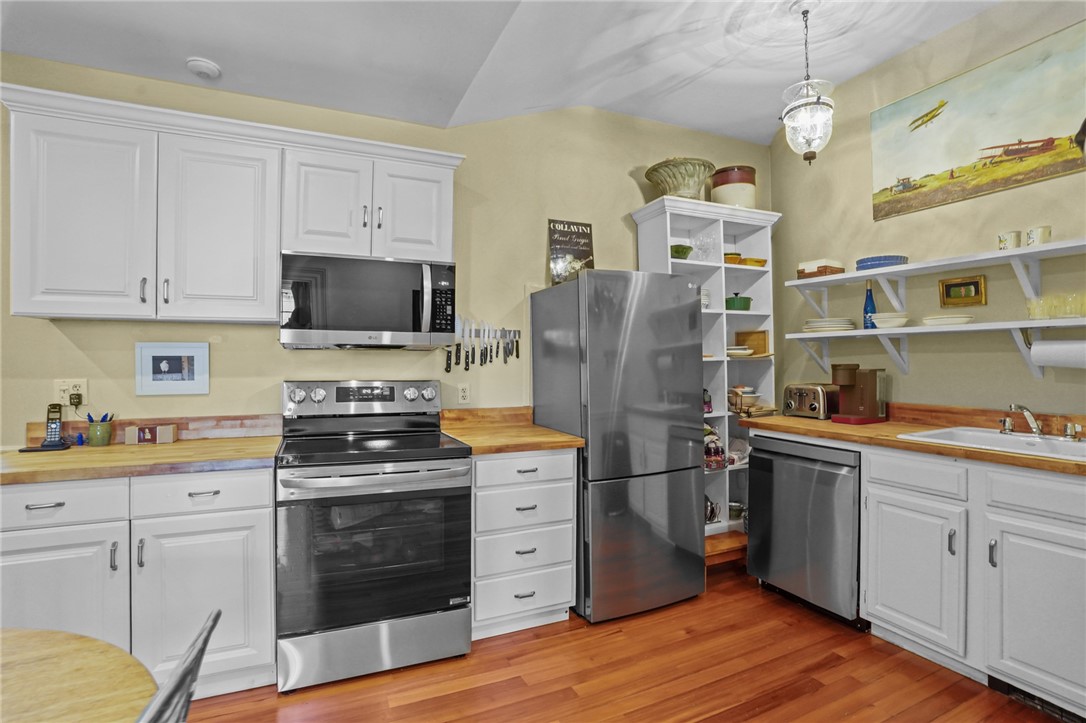 32 Catherine Street, Unit A Newport, RI 02840 - Photo 14 of 50