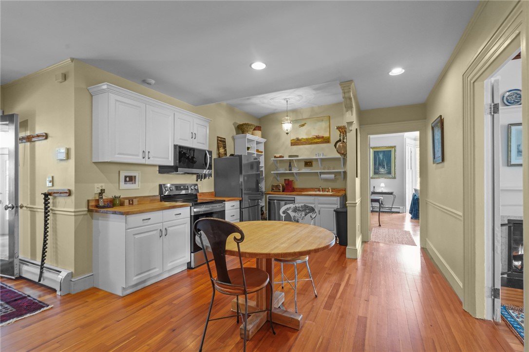 32 Catherine Street, Unit A Newport, RI 02840 - Photo 15 of 50