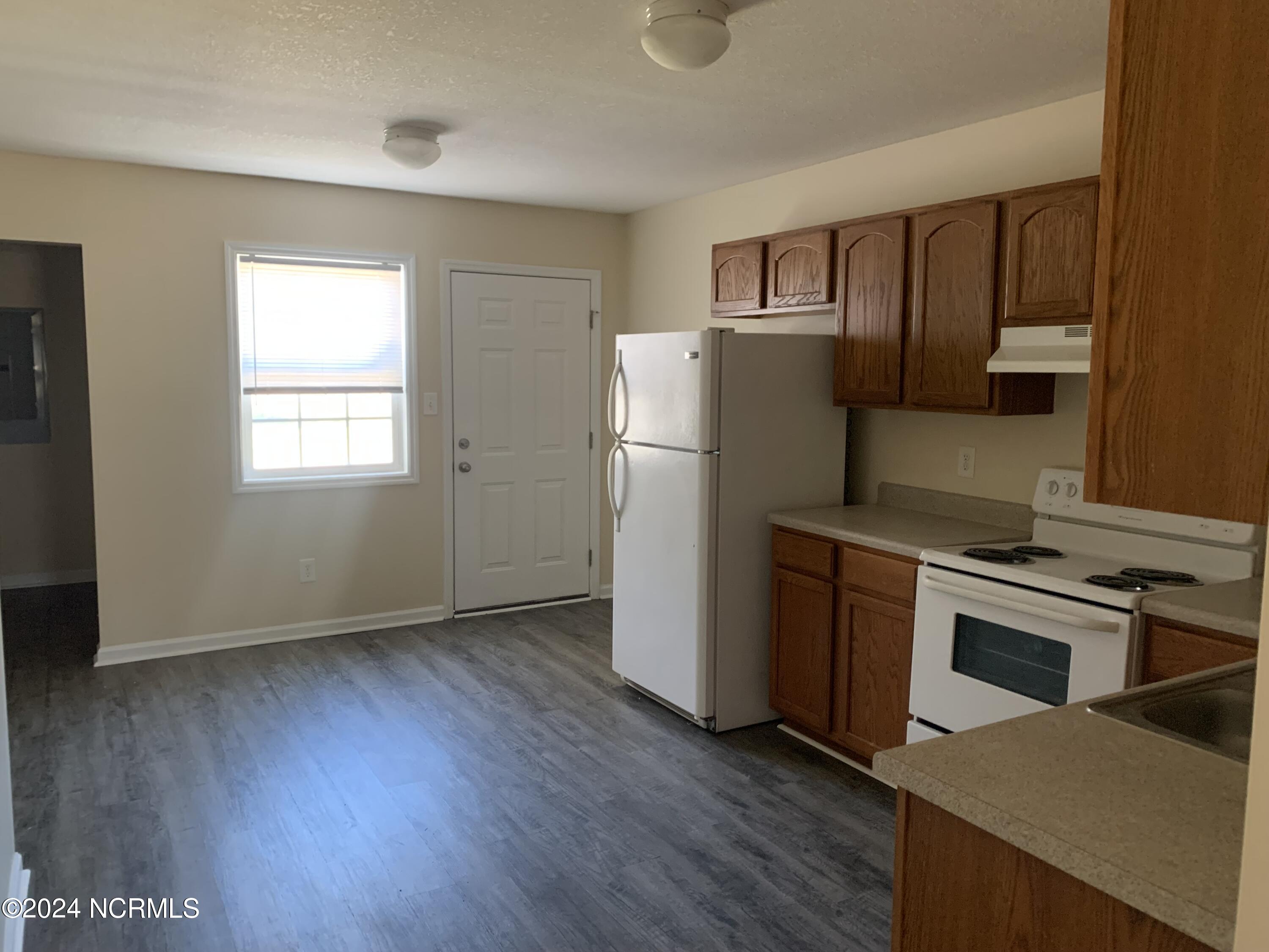 586 Haws Run Road, Unit 14 Jacksonville, NC 28540 - Photo 5 of 12 Similar Photo