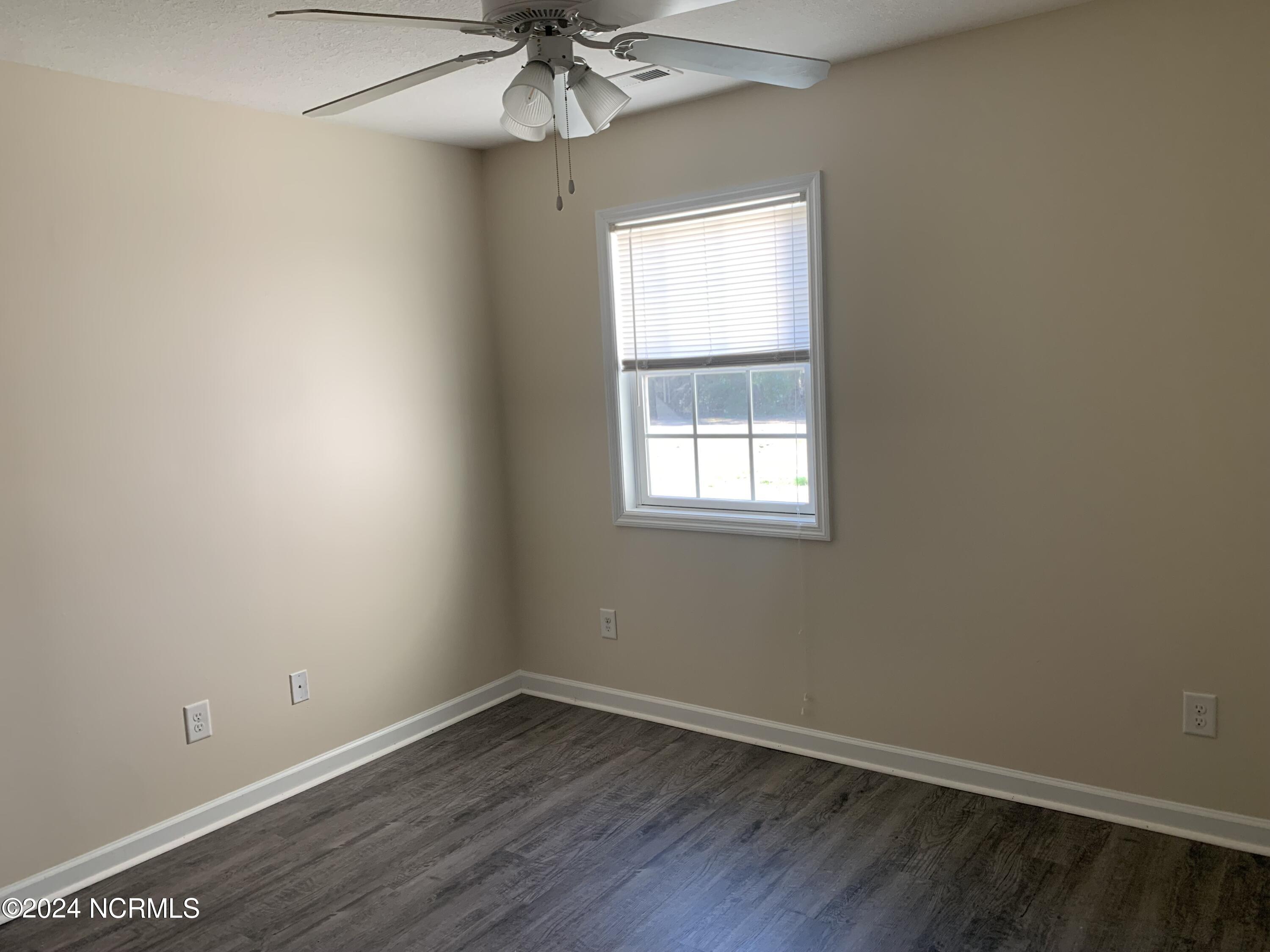586 Haws Run Road, Unit 14 Jacksonville, NC 28540 - Photo 9 of 12 Similar Photo