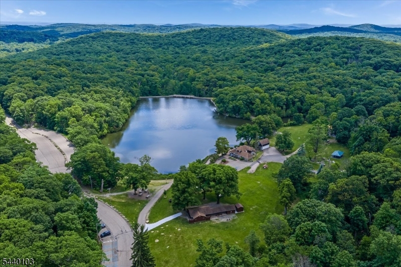 8 Sheeprock Road Kinnelon, NJ 07405 - Photo 45 of 47