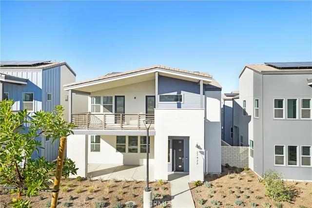 $1,054,990 | 27422 Creekwood Lane, Newhall, CA 91381