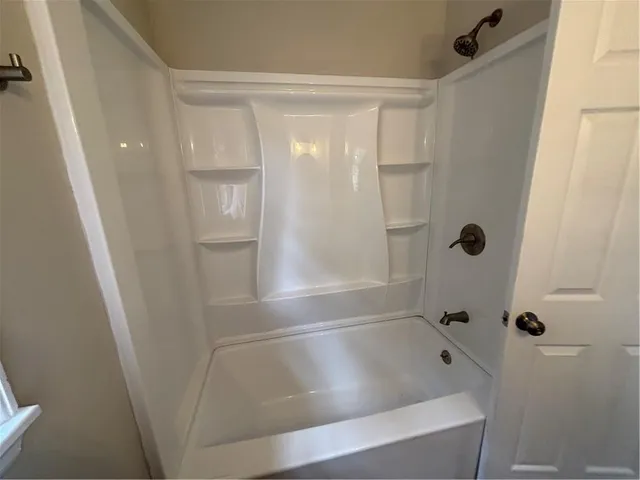 $1,800 | 119 Hickory Street, Warner Robins, GA 31093