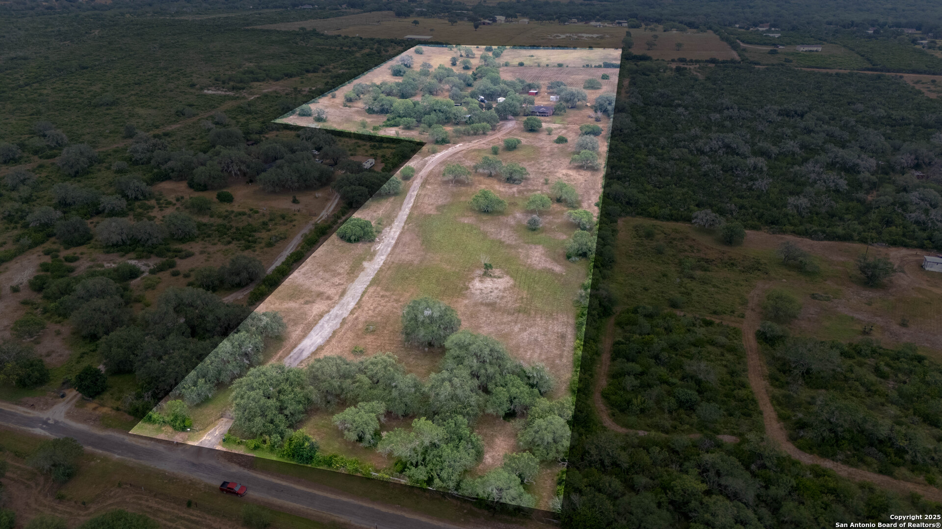 6242 Wildcat Drive Beeville, TX 78102 - Photo 6 of 15 a view of a yard