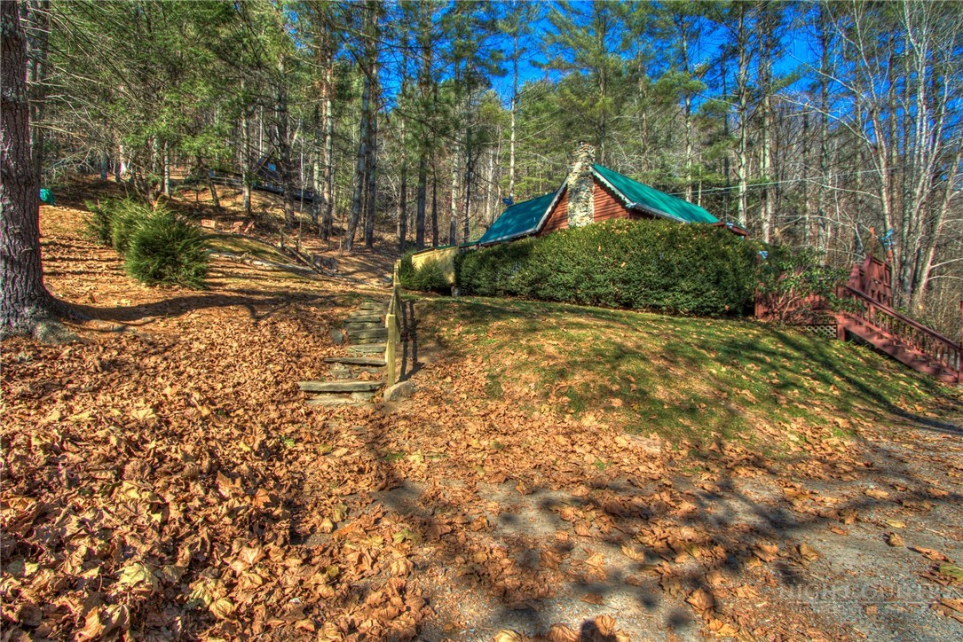 392 Old Danner Road Vilas, NC 28692 - Photo 18 of 23