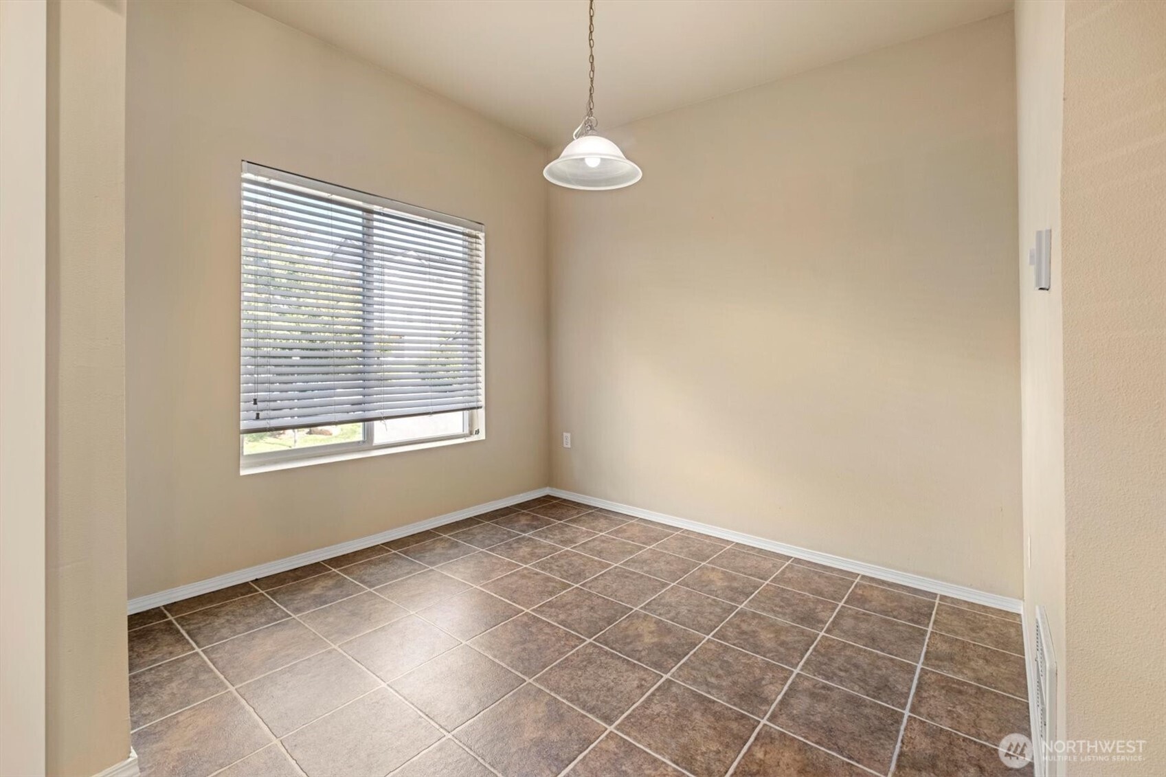 5305 Military Road East, Unit D Tacoma, WA 98446 - Photo 12 of 31