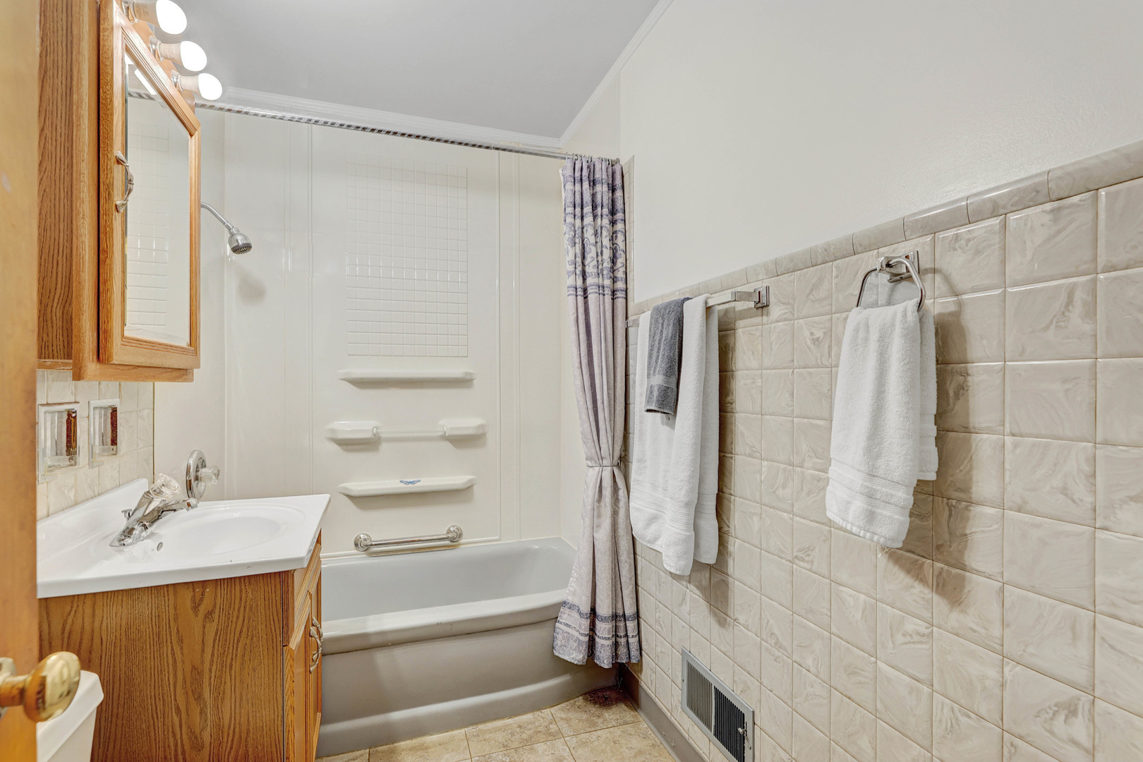 1038 Arthur Avenue Berkeley, IL 60163 - Photo 15 of 26