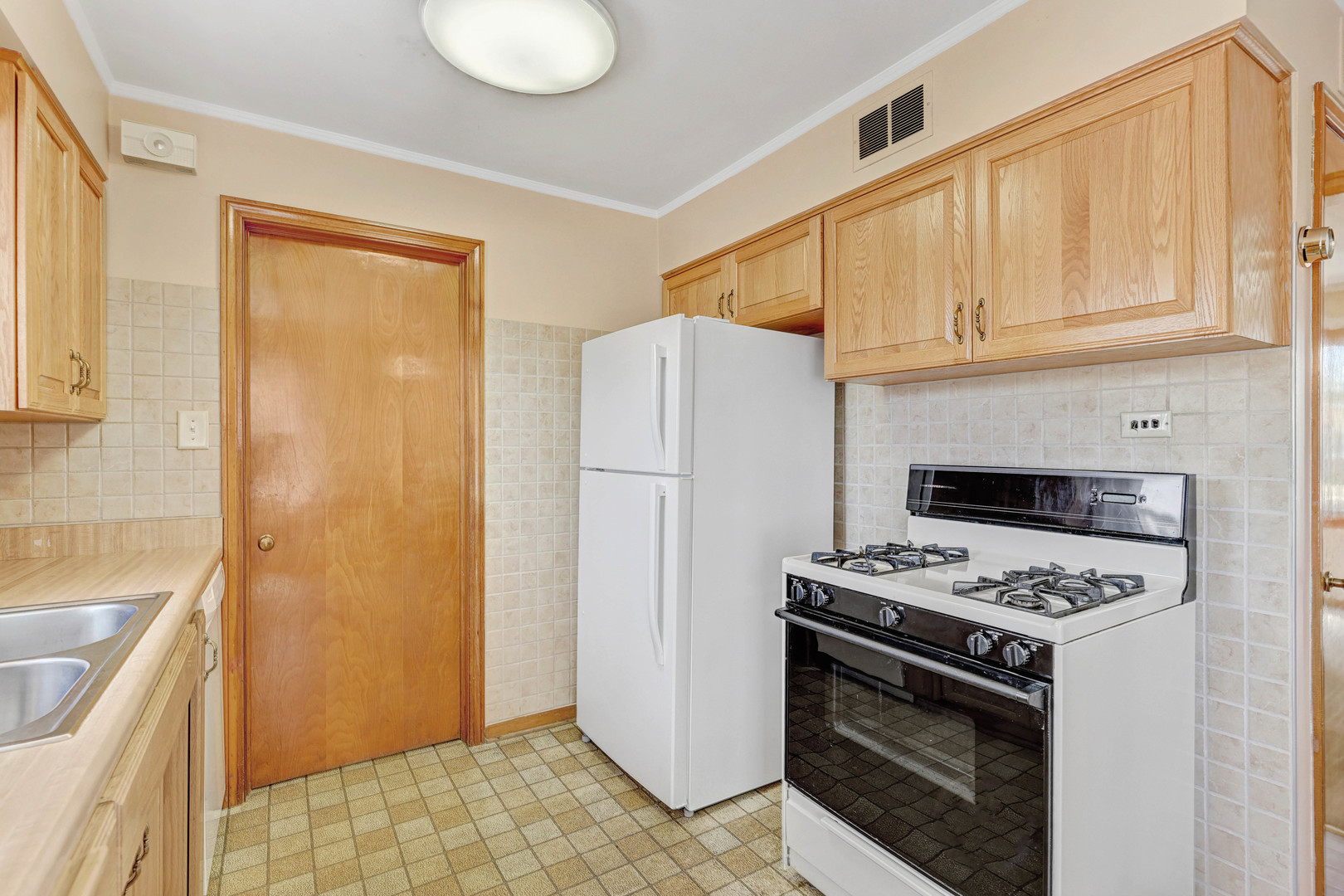 1038 Arthur Avenue Berkeley, IL 60163 - Photo 10 of 26