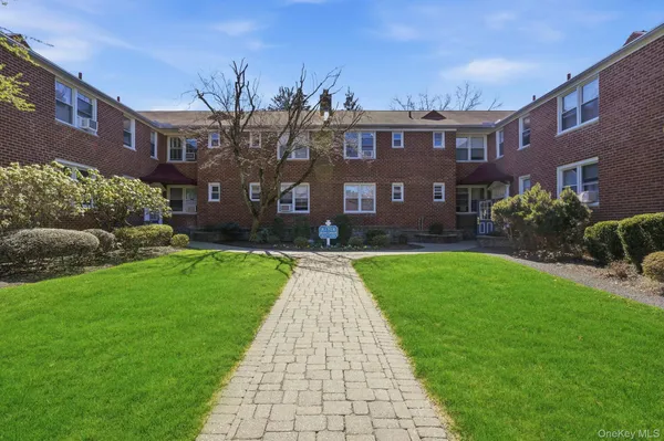 $295,500 | 3 Bryant Crescent, Unit 1D, White Plains, NY 10605
