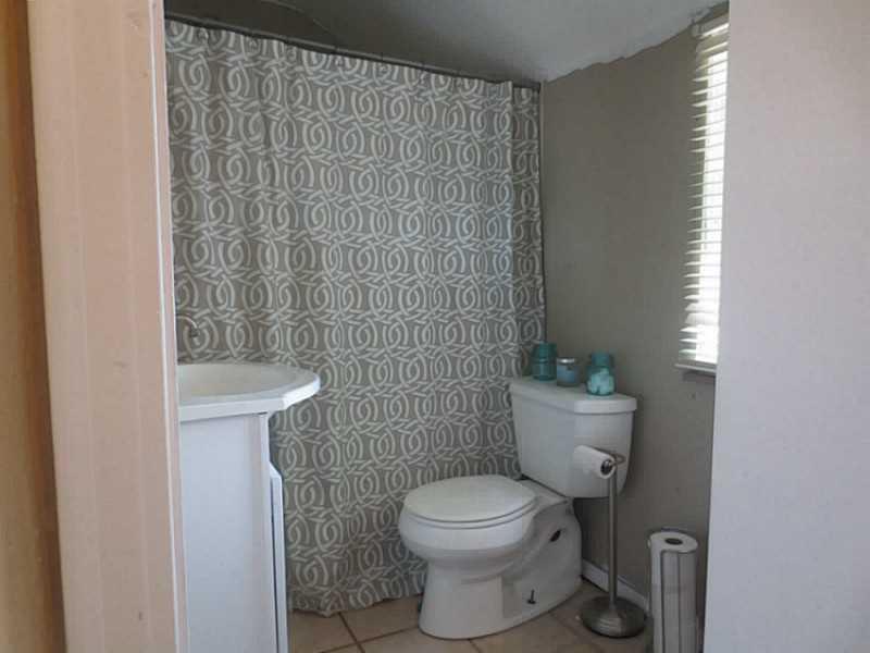1904 Warriors Road Pittsburgh, PA 15205 - Photo 14 of 24 Full Bath. Updated bath, light and airy.