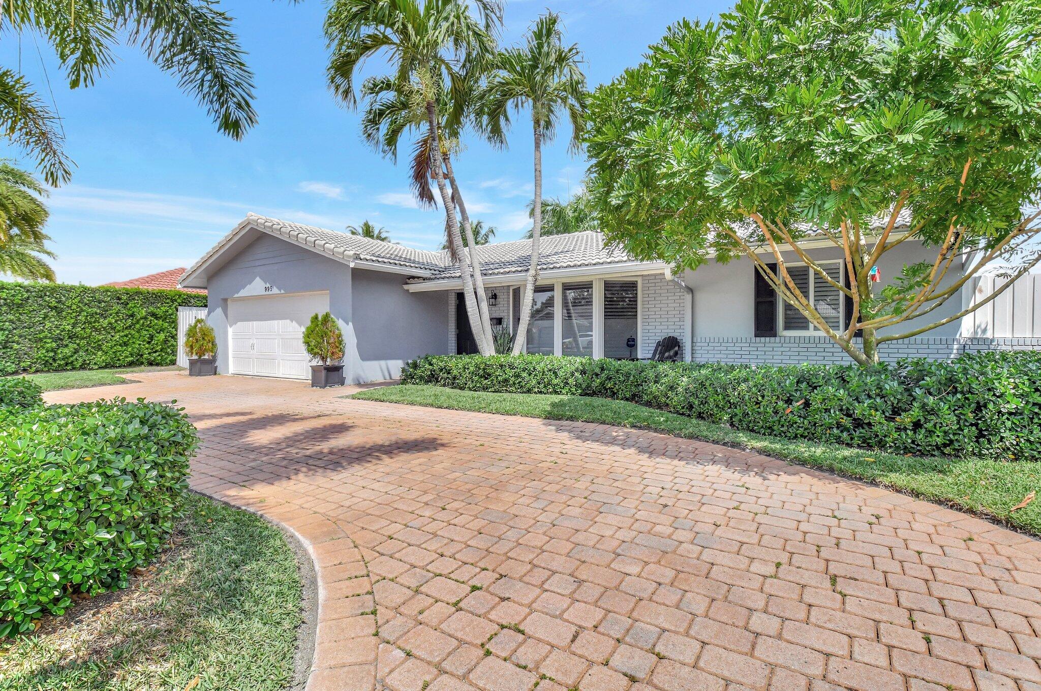 995 Southwest 13th Drive Boca Raton, FL 33486 - Photo 4 of 43 3-web-or-mls-DSC_1568