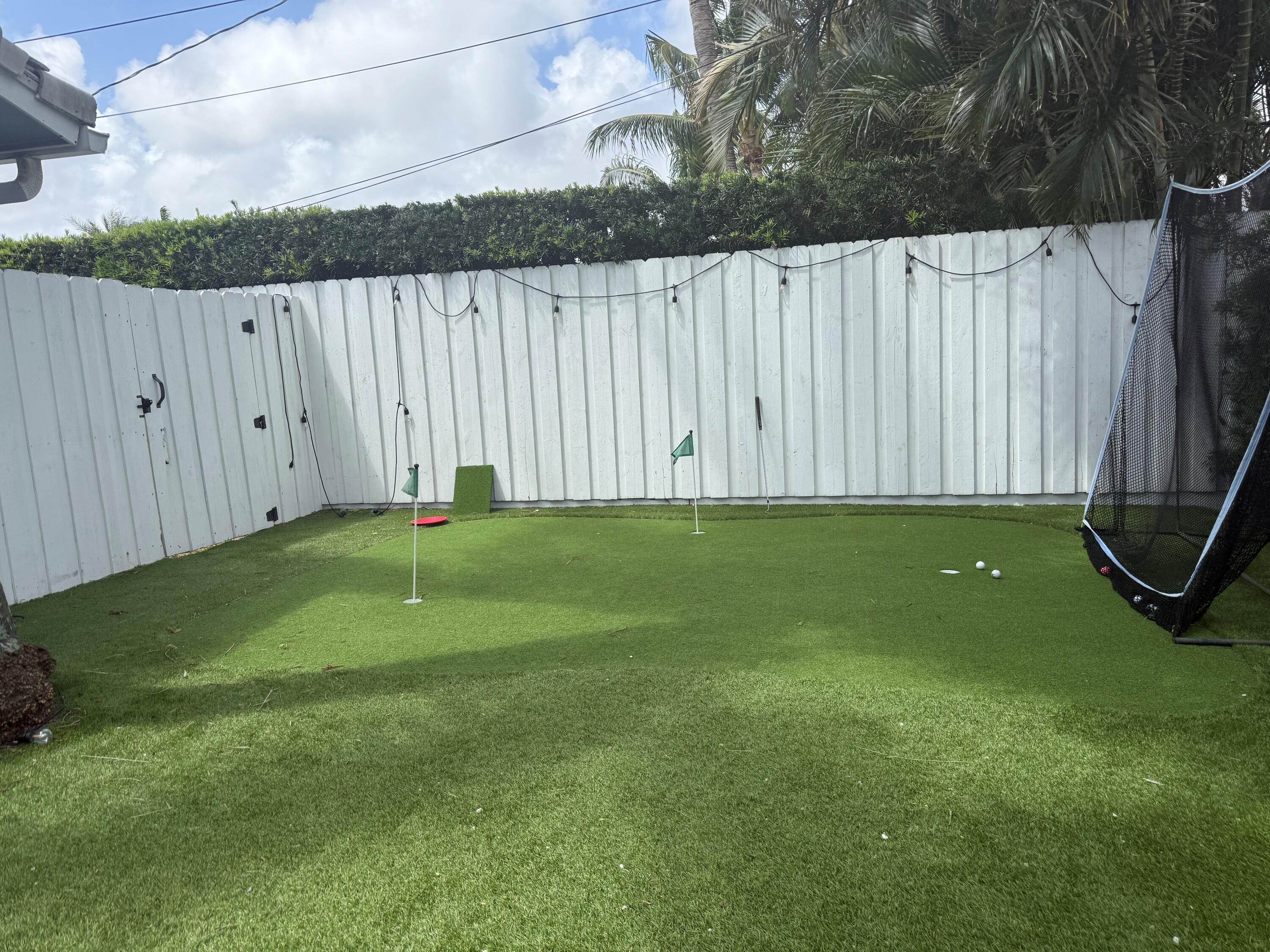 995 Southwest 13th Drive Boca Raton, FL 33486 - Photo 42 of 43 putting green 2