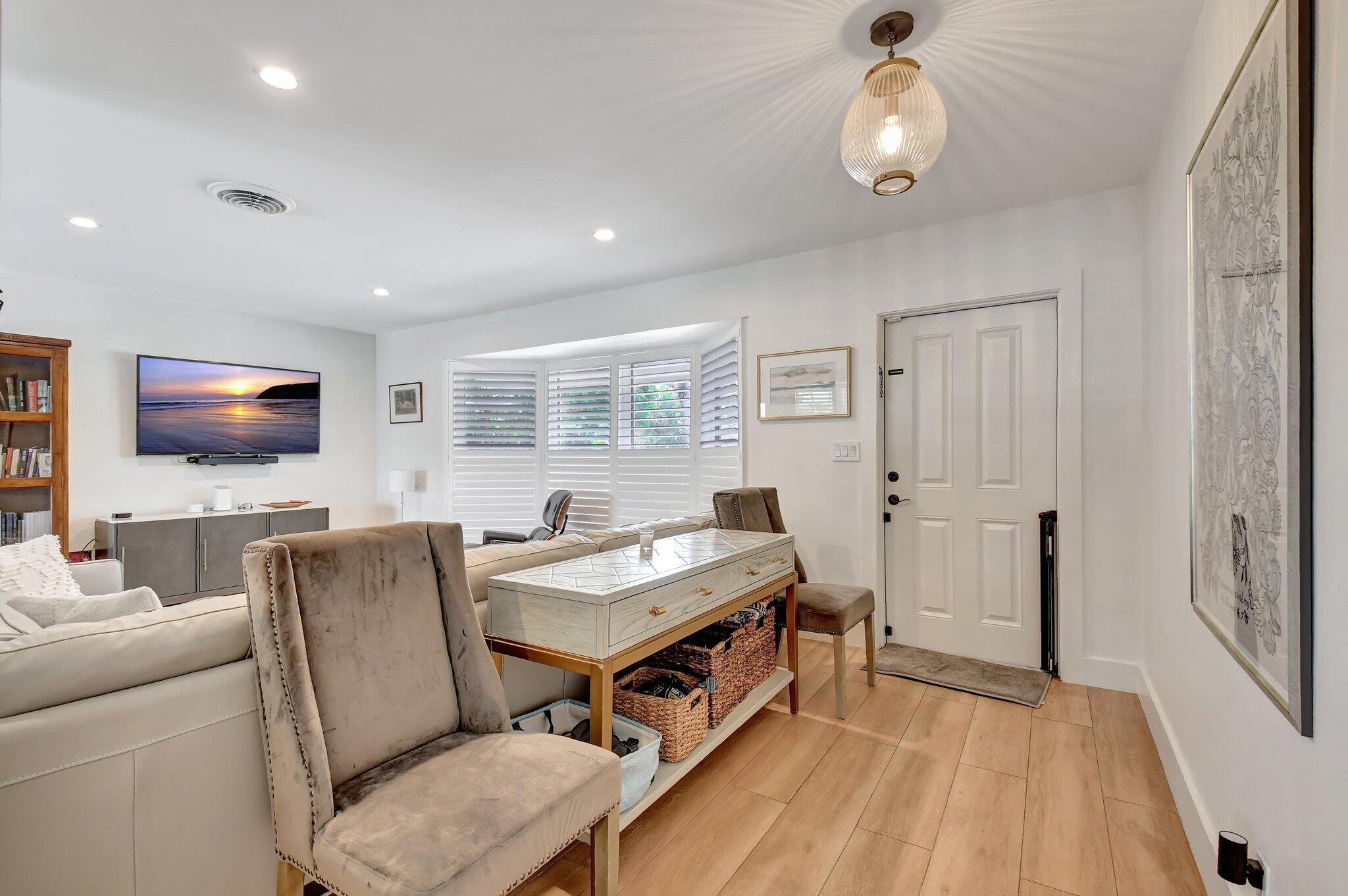 995 Southwest 13th Drive Boca Raton, FL 33486 - Photo 6 of 43 5-web-or-mls-DSC_1575