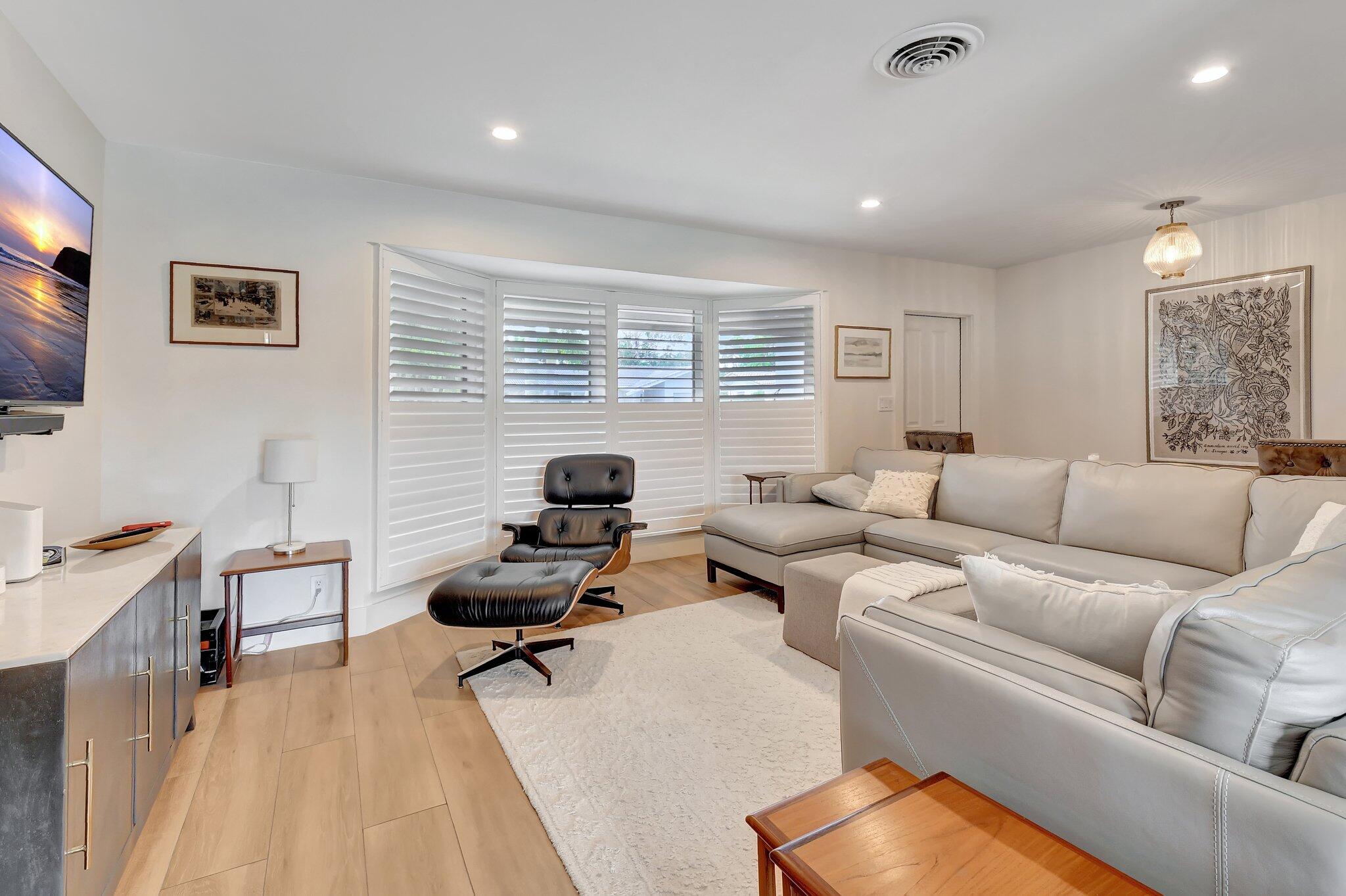 995 Southwest 13th Drive Boca Raton, FL 33486 - Photo 10 of 43 9-web-or-mls-DSC_1595