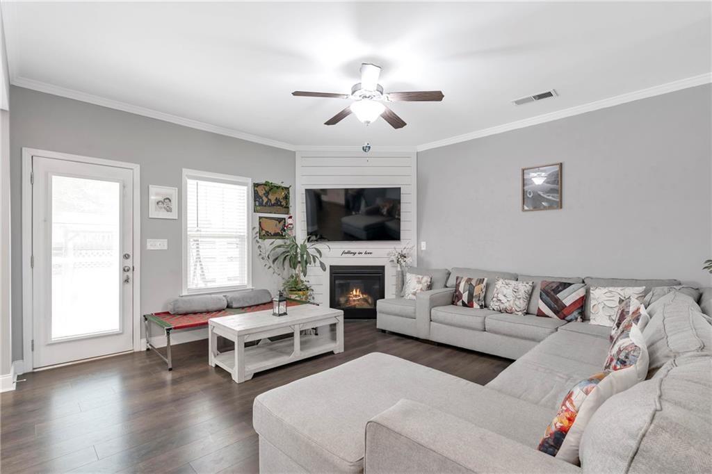 2627 Chase Ridge Kennesaw, GA 30144 - Photo 6 of 44