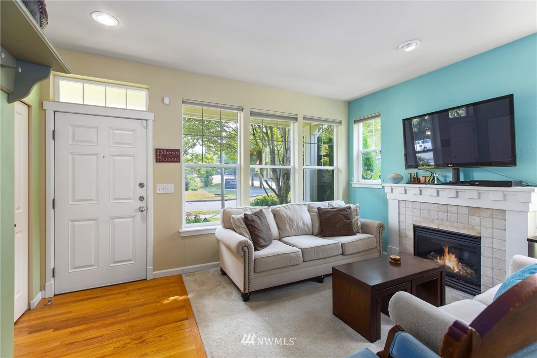 23958 34th Avenue Southeast, Unit 1 Bothell, WA 98021 - Photo 4 of 35