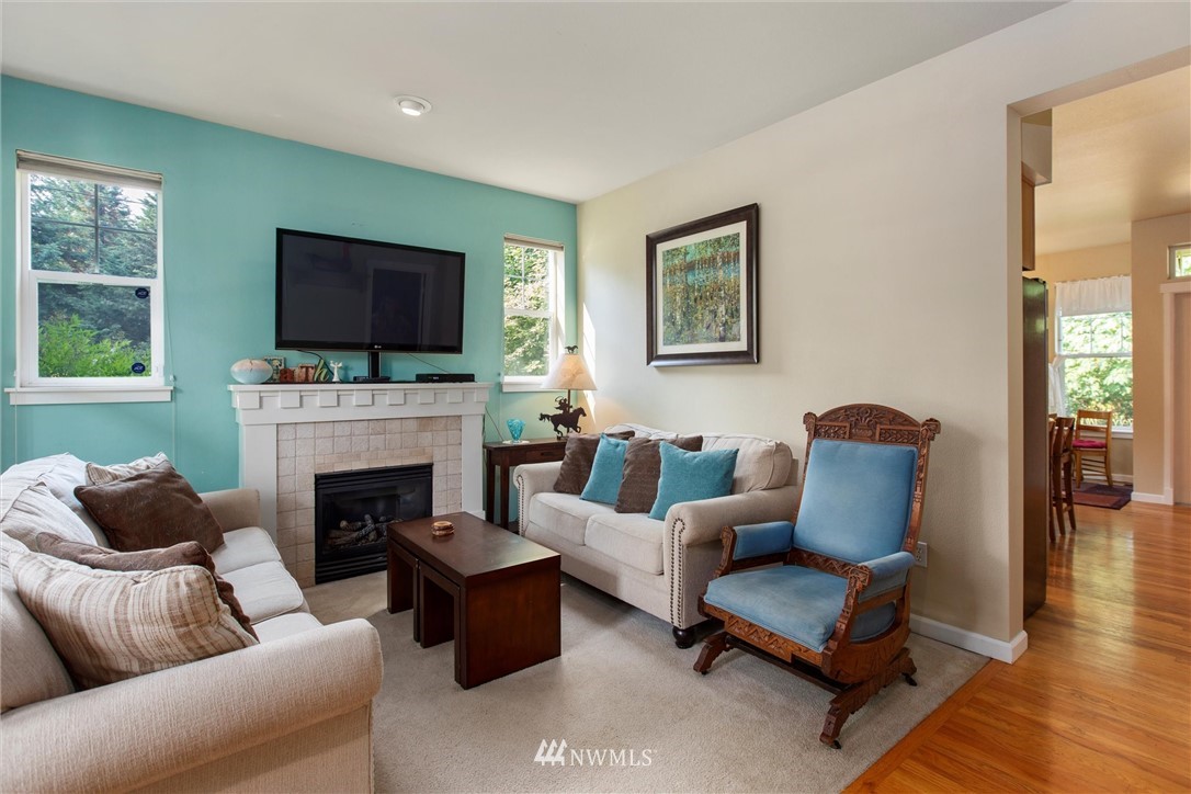 23958 34th Avenue Southeast, Unit 1 Bothell, WA 98021 - Photo 5 of 35