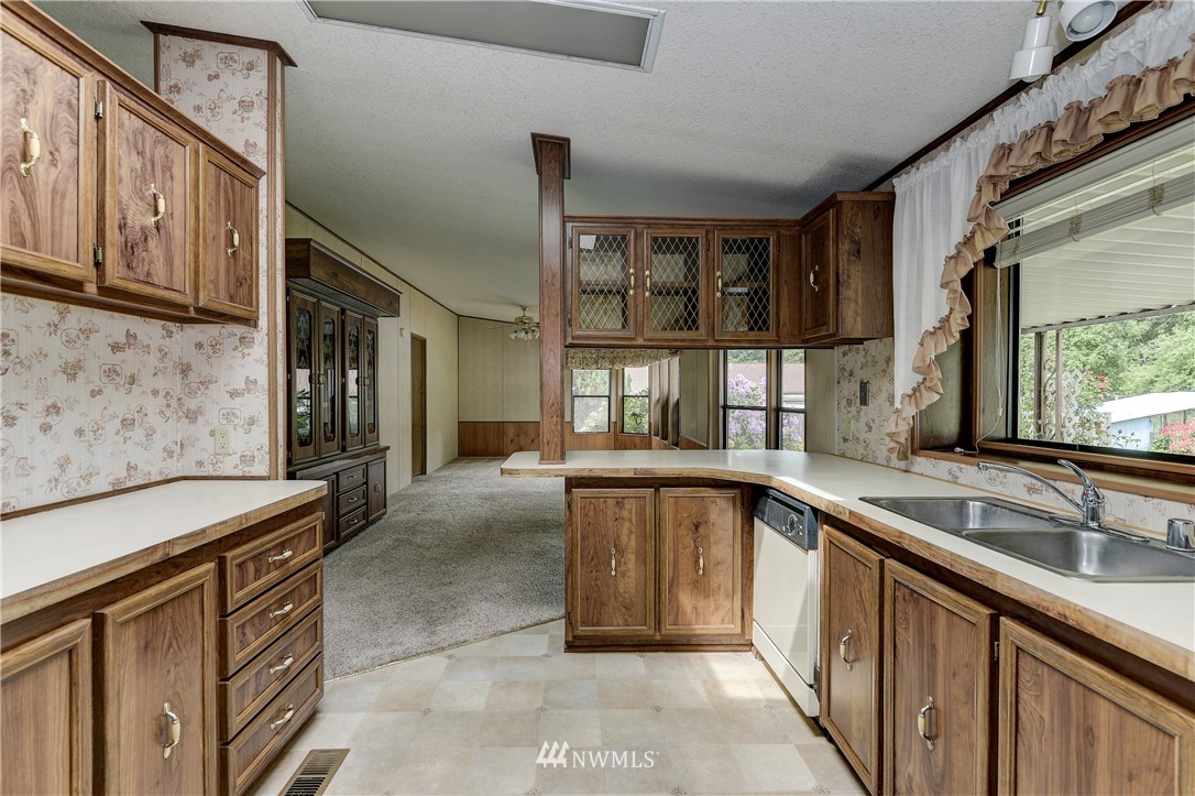5740 Schoth Road Southwest Tumwater, WA 98512 - Photo 13 of 32 Gallery Image 13