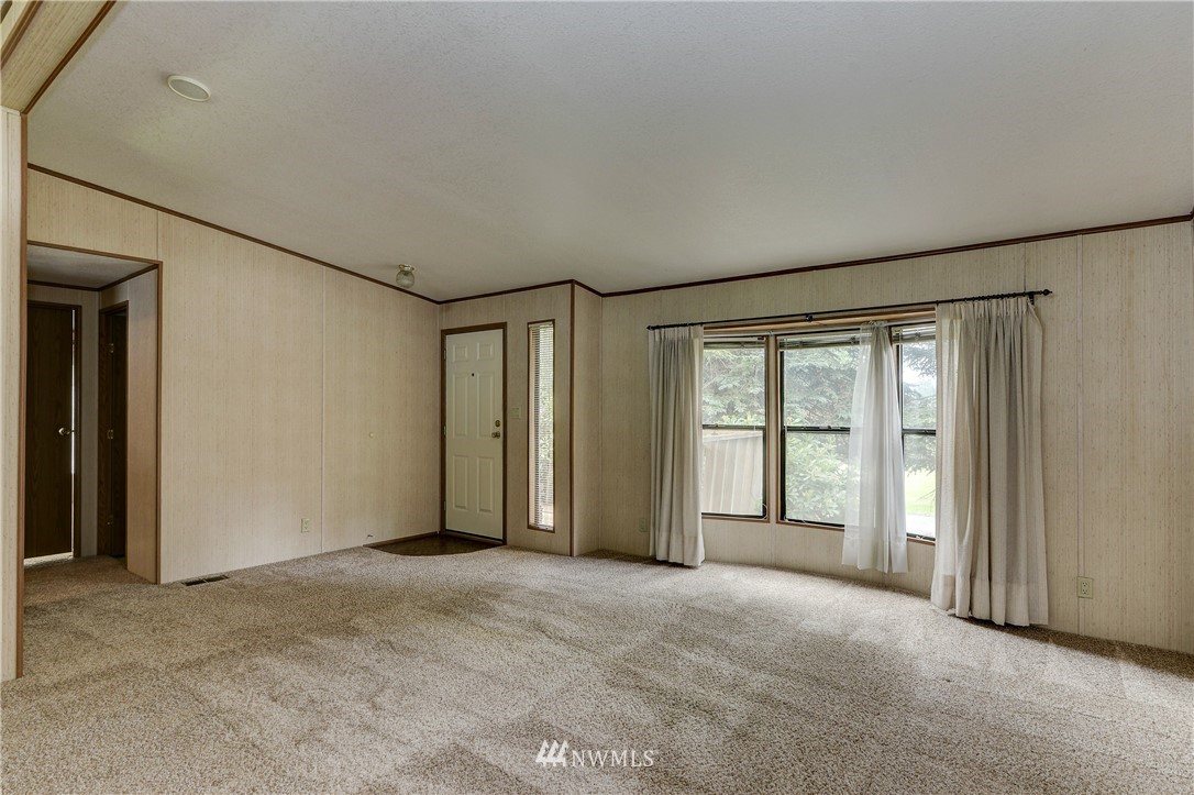5740 Schoth Road Southwest Tumwater, WA 98512 - Photo 4 of 32 Gallery Image 4