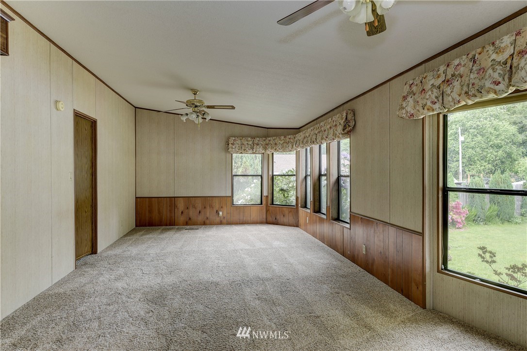 5740 Schoth Road Southwest Tumwater, WA 98512 - Photo 9 of 32 Gallery Image 9