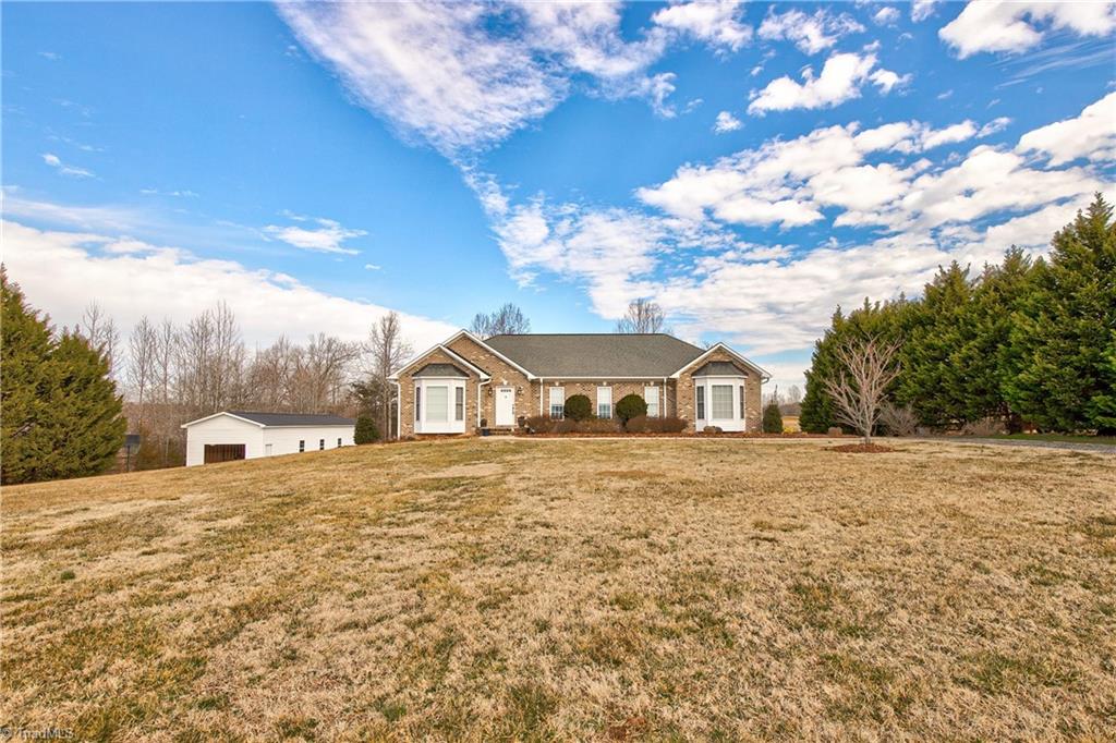 625 Massey Road Reidsville, NC 27320 - Photo 2 of 46 Gallery Image 2