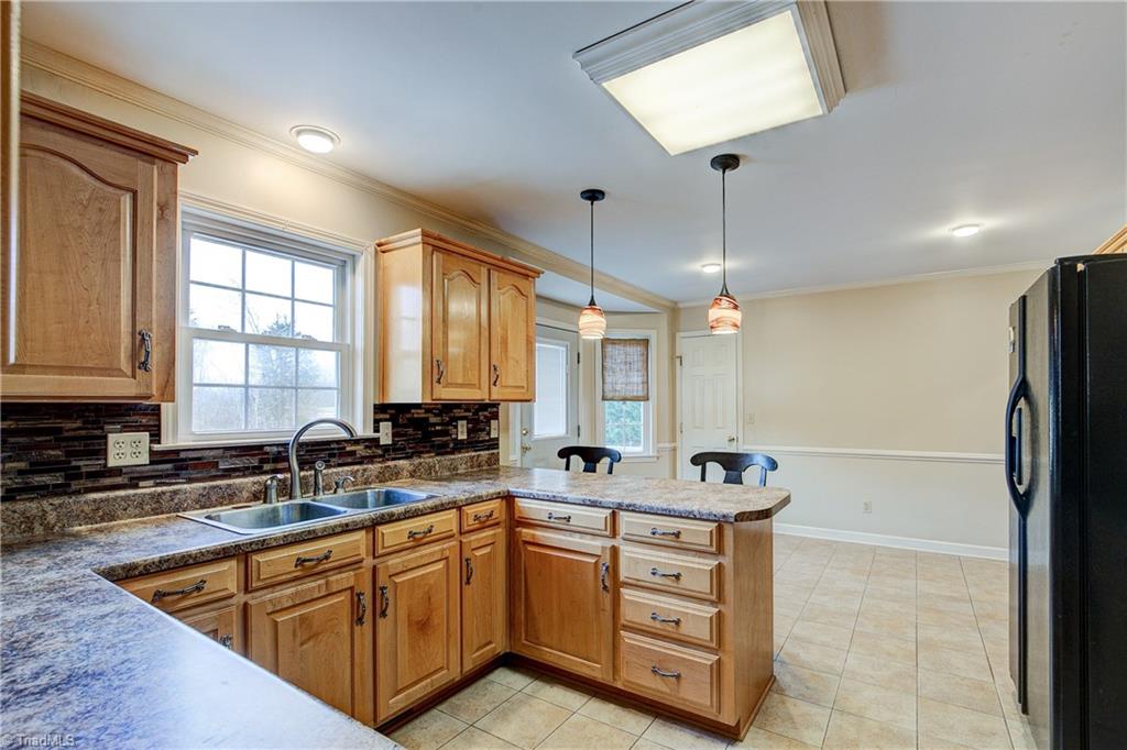 625 Massey Road Reidsville, NC 27320 - Photo 12 of 46 Gallery Image 12