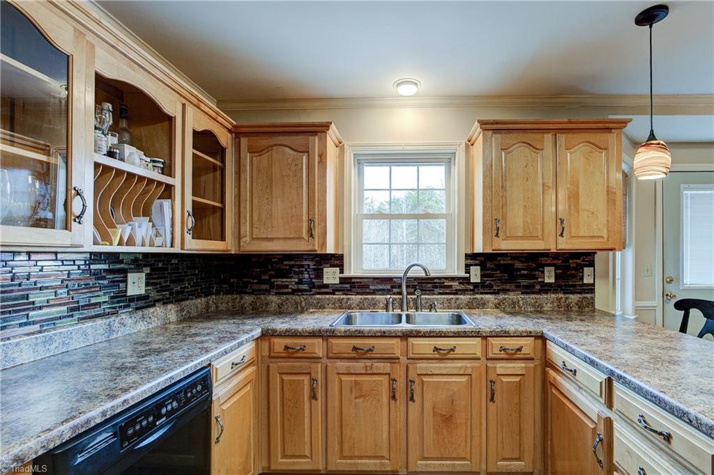625 Massey Road Reidsville, NC 27320 - Photo 13 of 46 Gallery Image 13
