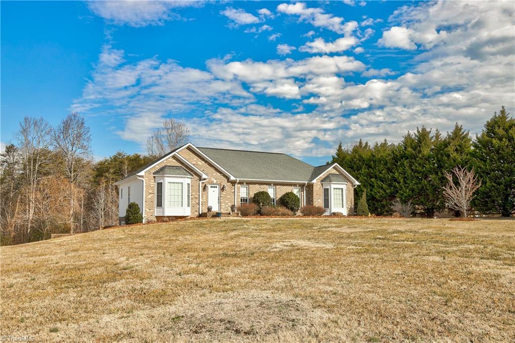 625 Massey Road Reidsville, NC 27320 - Photo 3 of 46 Gallery Image 3