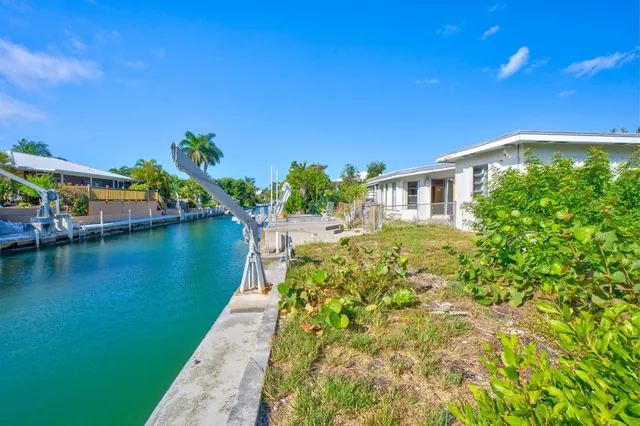 a view of a house with swimming pool