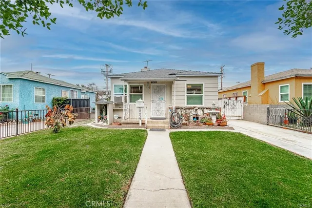 $3,200 | 10439 Stanford Avenue, South Gate, CA 90280