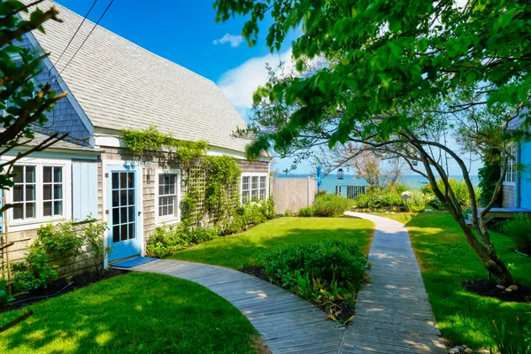 $3,950,000 | 593 Commercial Street, Provincetown, MA 02657