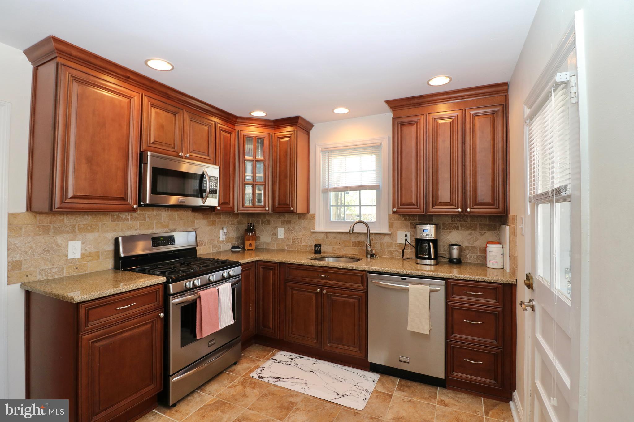 42 Barren Road Newtown Square, PA 19073 - Photo 6 of 36